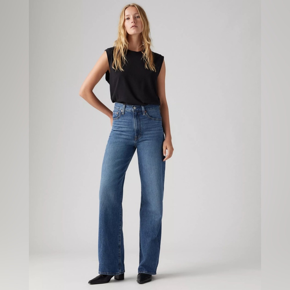 Levi’s Premium Ribcage Wide Leg Jeans in Wrong - Medium Blue Wash 25 High Rise